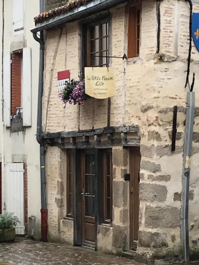 Petite Maison Medievale Parthenay Exterior photo