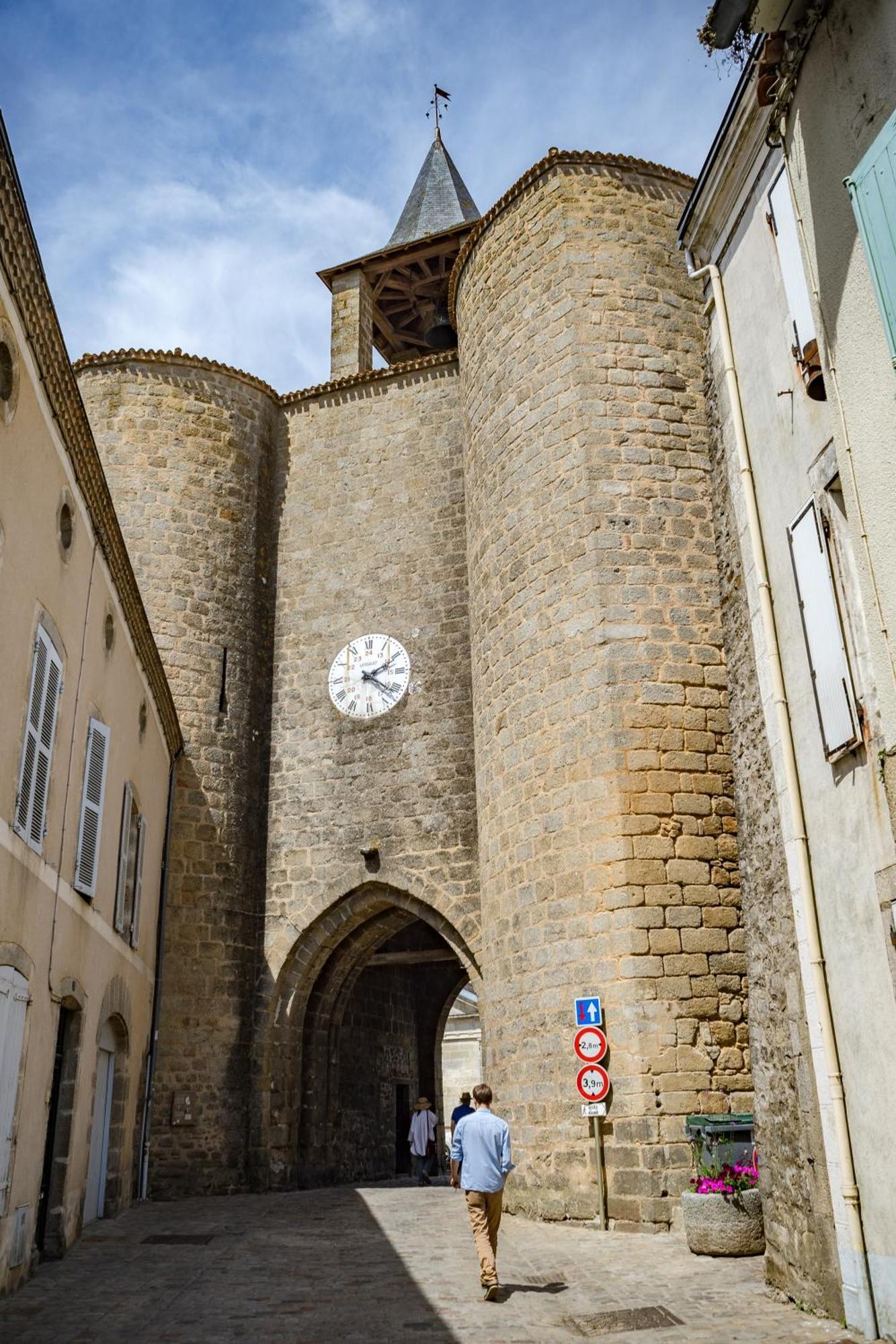Petite Maison Medievale Parthenay Exterior photo